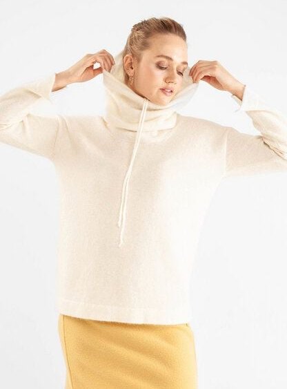 Thumbnail - Alma & Lovis Schalkragen Pullover aus Baby-Alpaka | Royal Collar Pullover