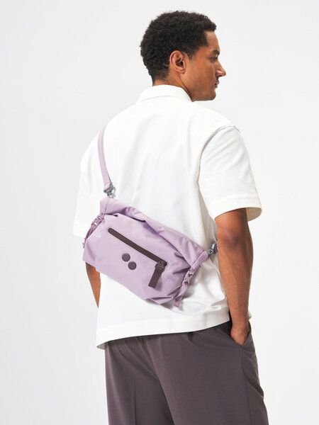 pinqponq Umhängetasche - Aksel - aus recyceltem Nylon