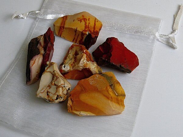 OneWorldMinerals Mookait Wassersteine im Organzabeutel - quintESSENCE Wassersteine