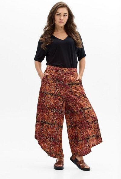 Hose Baobab – Weite Hosen mit ausgestelltem Bein – Taschen – Farbenfroher einzigartiger Print von KOKOworld – 100% in de...