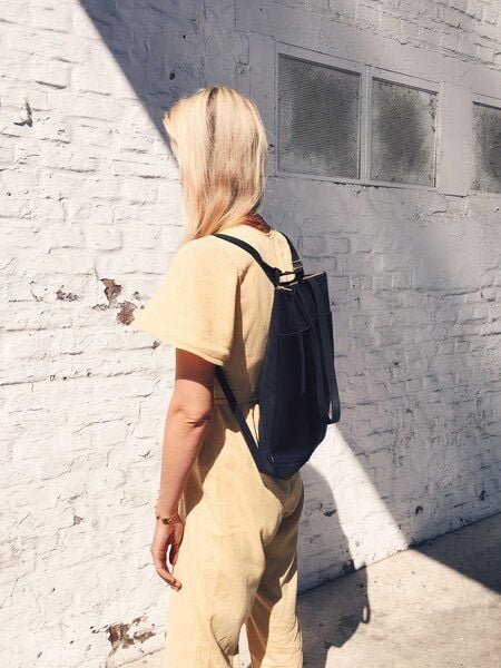 ELEKTROPULLI Rucksacktasche BJARNE in wunderschönem schwarzem Mattleder