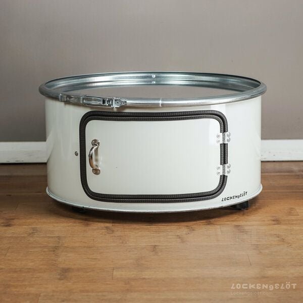 Lockengelöt Little Bob mit Tür - Couchtisch aus einem Hamburger Ölfass