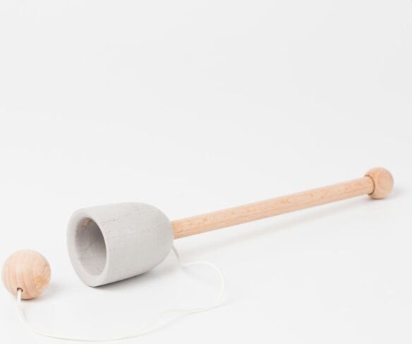 Becher und Ball aus Holz von Me&Mine