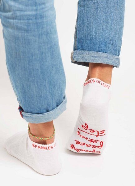 SPARKLES OF LIGHT SPREADING PEACE Unisex Sneakersocken aus Biobaumwolle