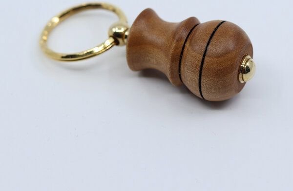 Lajos Varga Schlüsselanhänger Nussbaum