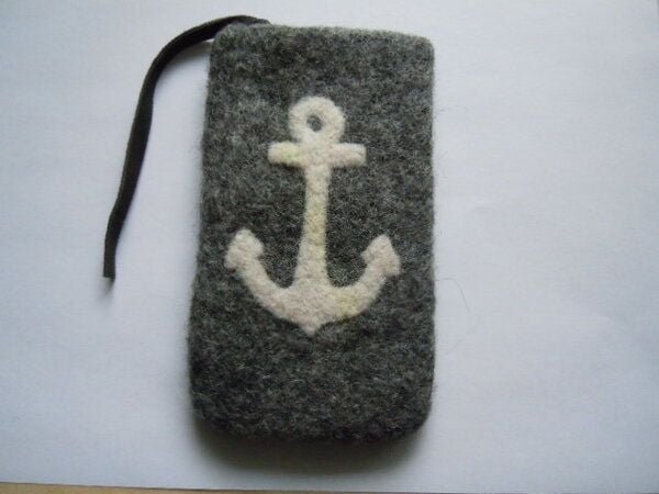 short'n'pietz Handgefilzte Handytasche für I-Phone 5 +6 aus 100% Schafswolle