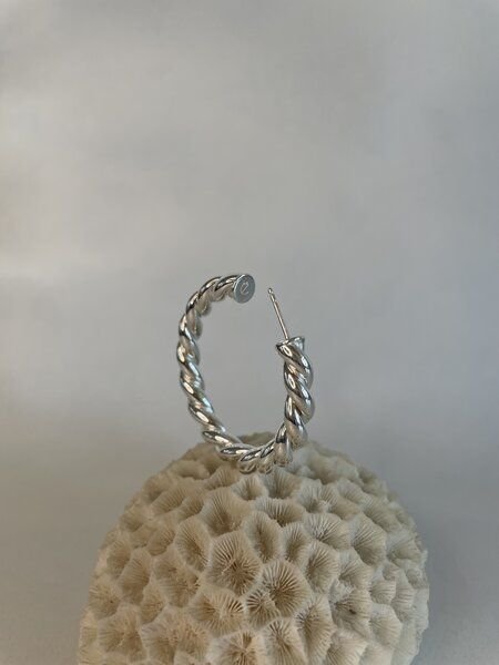 noemvri fashion label Mia Creole