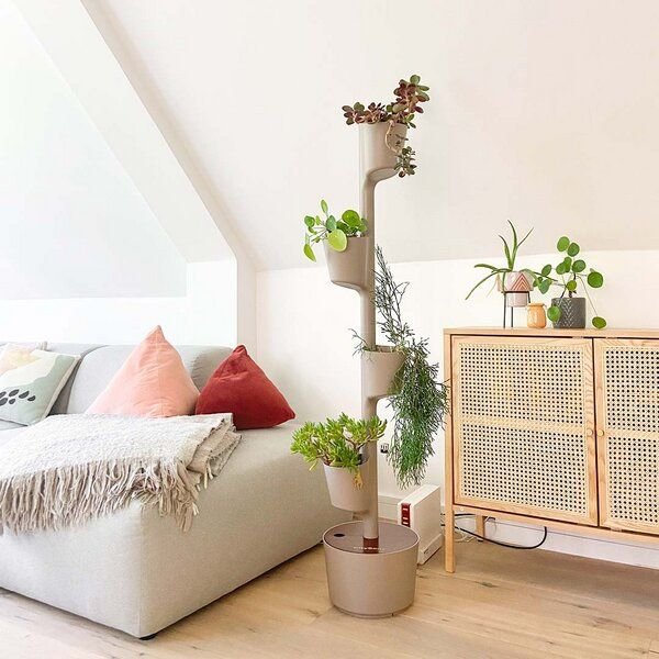 CitySens vertikaler Blumentopf mit automatischer Bewässerung; 4 Blumentöpfe