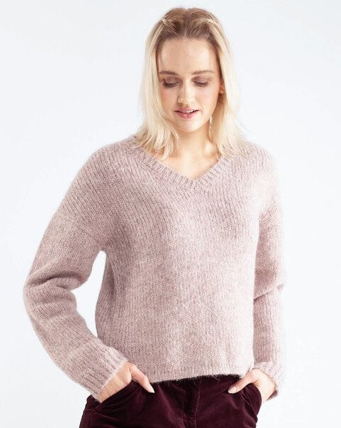 Alma & Lovis Pullover mit V-Ausschnitt aus Suri-Alpaka | Suri V-Neck Pullover
