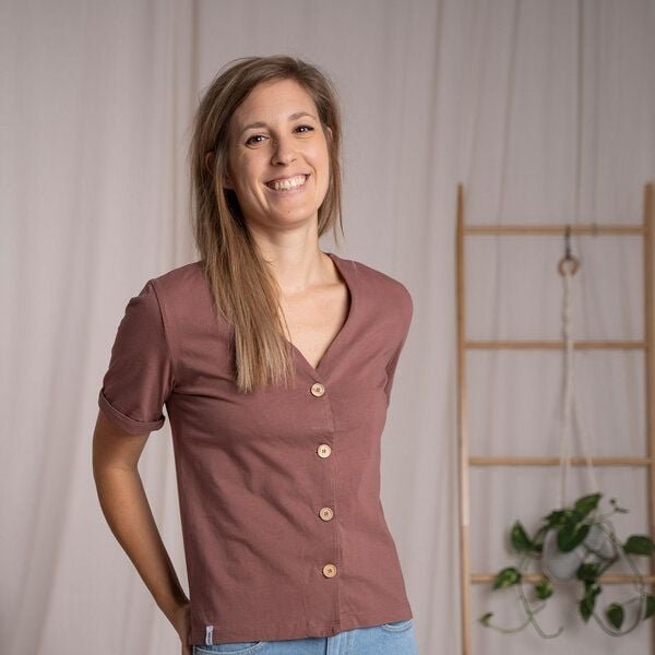 Vresh Clothing Josevine - Button T-Shirt aus Biobaumwolle