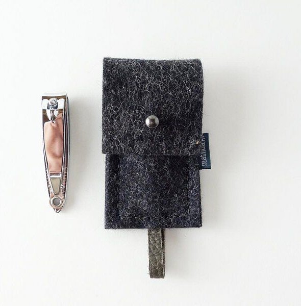 matilda k. manufaktur maniküre-etui minimalistisch aus Filz mit nagelknipser 'franz'