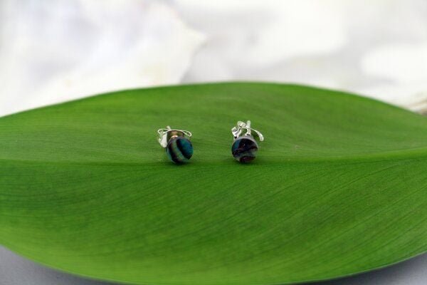 Purewater Upcycling-Ohrstecker Perlmutt