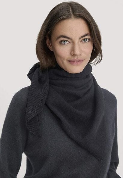 hessnatur Dreieckstuch BETTER RECYCLING aus reinem Kaschmir