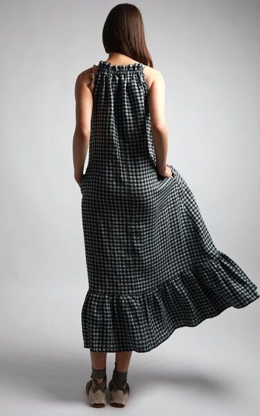 KNOTIUM CLOVER Maxi-Leinenkleid mit Neckholder und Rüschen