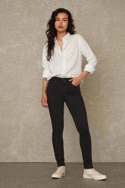 Kings Of Indigo Juno Medium (stay black rinse)