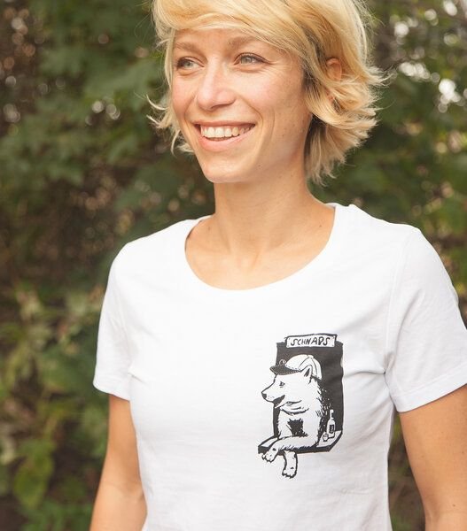 Husky-Bar mit Schnaps - Brust Motiv - päfjes Fair Wear Frauen T-Shirt - White