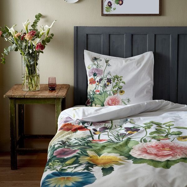 Koustrup & Co Luxuriöse Bio-Bettwäsche im Flower-Garden-Design – 135 x 200 cm + 80 x 80 cm
