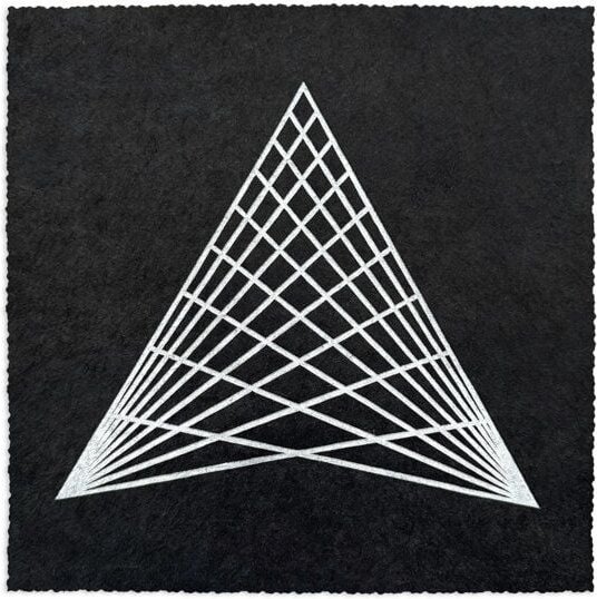 Thumbnail - Veskor Cassiopeia TRIANGULAR GRID Linoldruck | 22 × 22 cm | Silber auf Schwarz