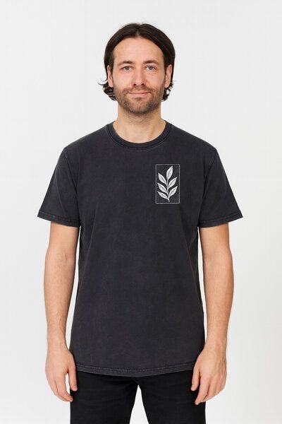 ilovemixtapes Unisex T-Shirt „Der Zweig“ – Bio-Baumwolle, Stone Washed Sage Green, Denim Blue & Black, Fair Wear