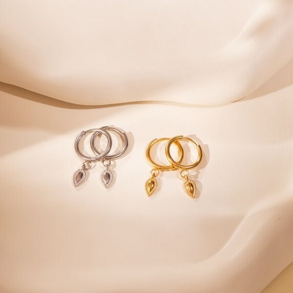 ELEKTROPULLI Schlichte Creolen mit mini Tropfen Anhänger