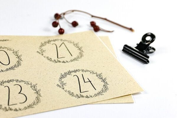 STUDIO KARAMELO Adventskalender Zahlen mit Ranken zum Aufkleben | Graspapier