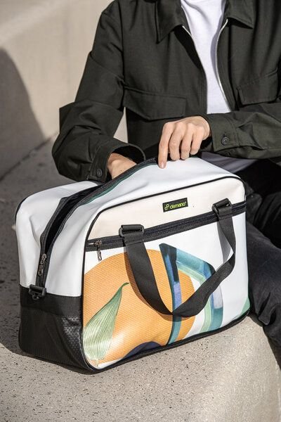 DEMANO Travel Bag Hergestellt aus Recycelten Bannern Foixarda