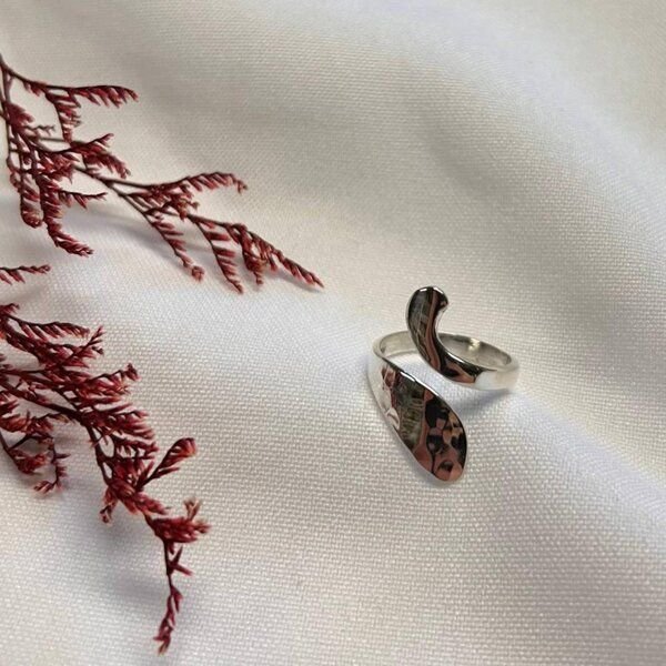 pakilia Ring "Serpentín martillado" #7