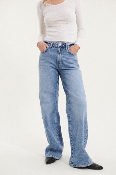 Basic Apparel High-Waist Jeans ENYA aus Bio-Baumwolle