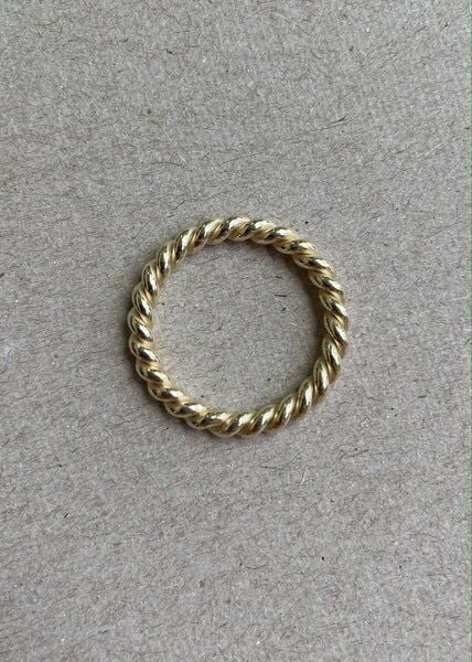 noemvri fashion label Swirl Ring