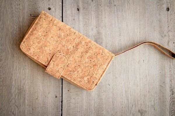 BY COPALA Portemonnaie aus Kork, praktische Brieftasche, handgefertigt und vegan (Nature)