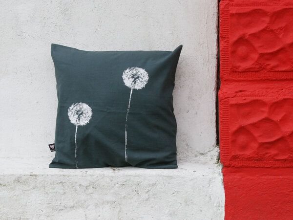 Hirschkind Bio-Kissenbezug 'Pusteblumen' dunkelgrau 40x40cm