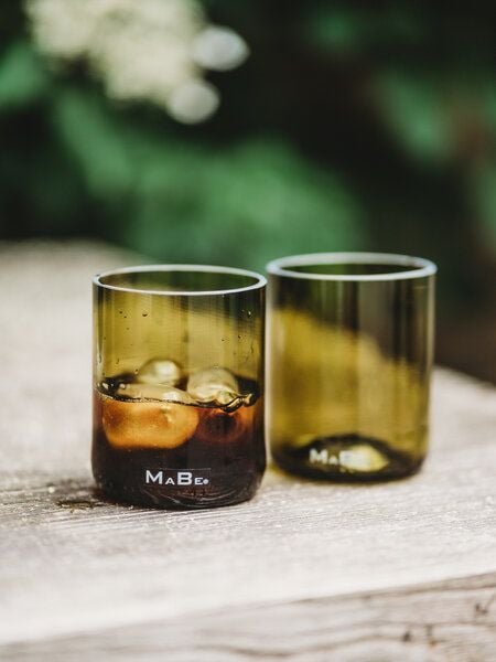MaBe Nachhaltiges Trinkglas 1 Stk - handgefertigt aus leergetrunkenen Weinflaschen - 250ml