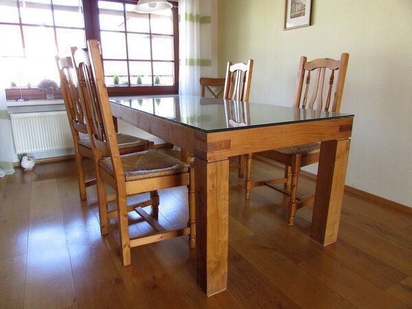 Die Schreiner Christoph Siegel Exclusiver Esstisch mit Glasplatte- Eiche - Massiv