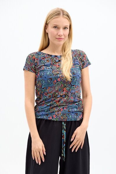 Bluse Fine – Viskose mit Elasthan – T-Shirt mit Rundhalsausschnitt – farbenfroher einzigartiger Print von KOKOworld – Fa...