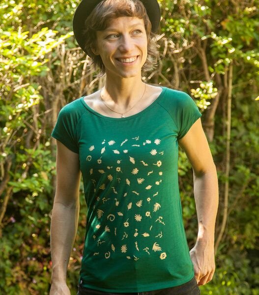 päfjes Goldene Blüten & Blätter - Fair gehandeltes Frauen T-Shirt mit TENCEL Lyocell