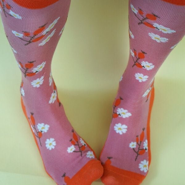 Fräulein Prusselise Kniestrümpfe Hagebutte rosa, rot, bunt gemustert, Blumen