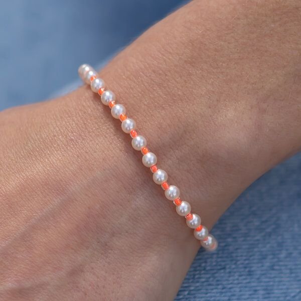 juni Veganes Perlenarmband "Rebell" - in neon pink, orange, blau, rosa oder goldgelb