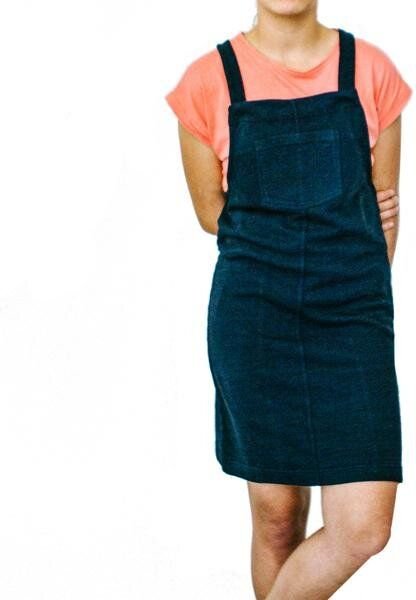 The Driftwood Tales Latzkleid aus Sweatshirtstoffabfällen