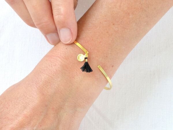 renna deluxe Armreif in Gold mit zwei Anhängern