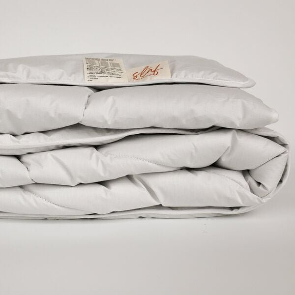 Slāf Alpaka-Ganzjahres-Bettdecke mit kbA Batistbezug BIO