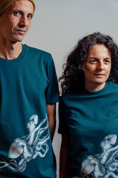 NanMa Bio-Baumwoll-Shirt Oktobus | Krake | handbedruckt in Österreich | Unisex l regular Fit | grün | lokal & fair & veg...