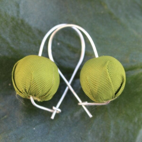 Schönes aus Indochina Seidenohrringe