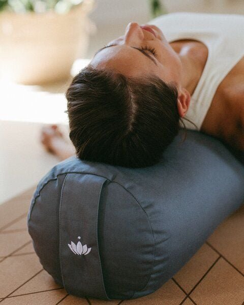 Lotuscrafts Yogarolle RESTORATIVE Ø24 cm - Yoga Bolste Rolle - GOTS zertifiziert