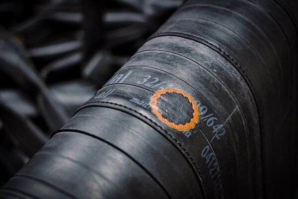 ARTHURKOPF Umhängetasche aus Fahrradschlauch