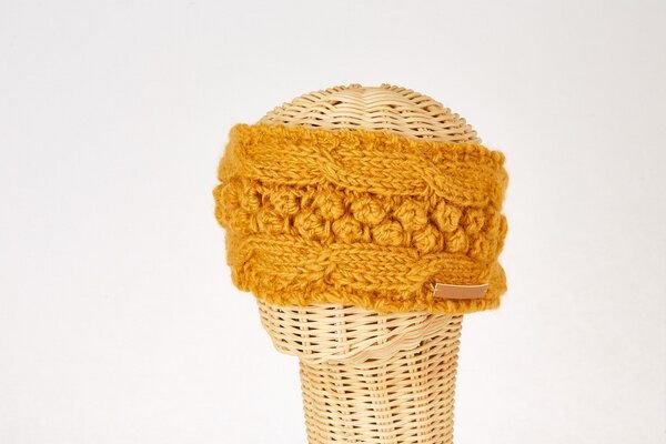 short'n'pietz Schurwollstirnband mit Zopf- und Kugelmuster, handgestrickt