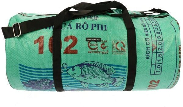 MoreThanHip Wochenend- oder Sporttasche 40L aus recycelten Zement-oder Tierfuttersäcken - Jumbo