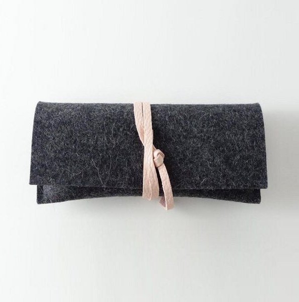 matilda k. manufaktur Brillenetui aus Wollfilz für 2 Brillen 'doppelte auguste'