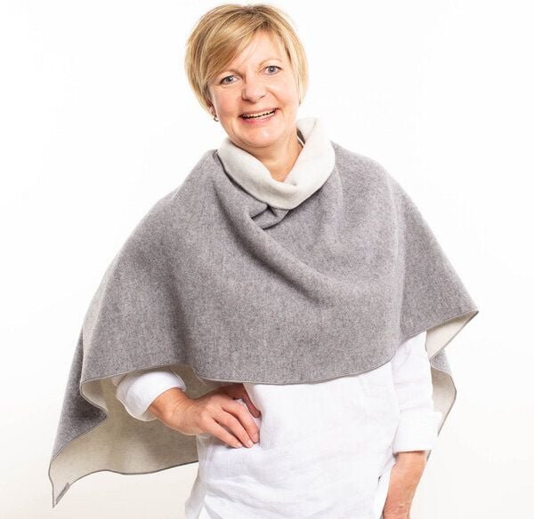 nahtur-design Schulterwärmer und Kuschelponcho aus Flauschloden