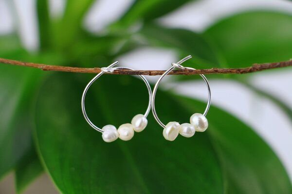 Purewater Upcycling-Ohrringe Süßwasserperlen Creolen