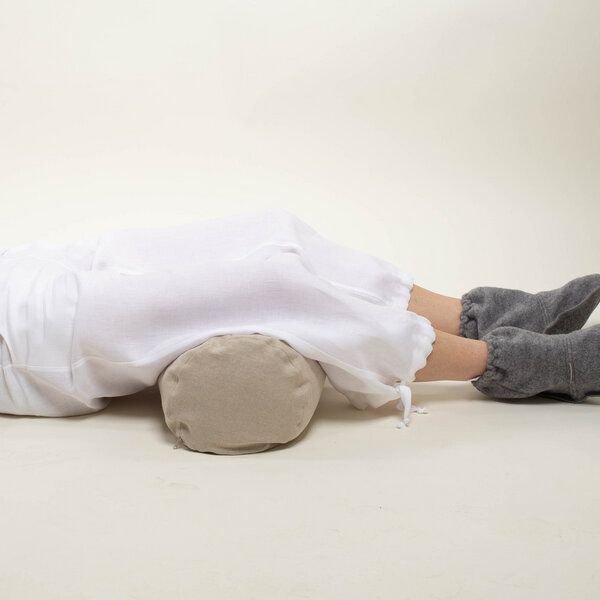 nahtur-design Knierolle mit Dinkelspelz und Leinenbezug